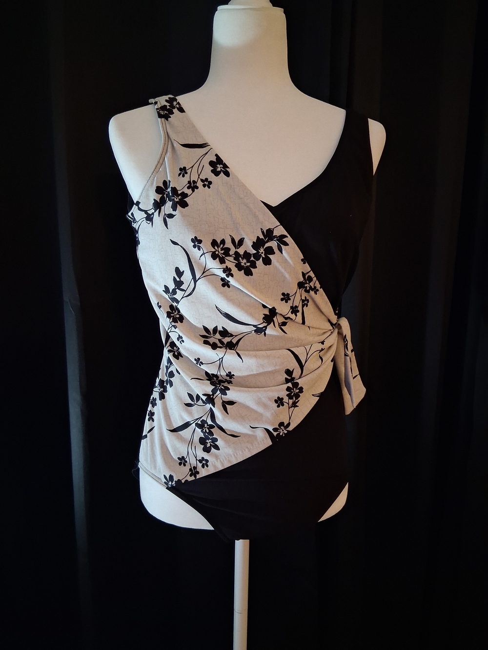 Black and Cream Floral Wrap Tank Top Size 16